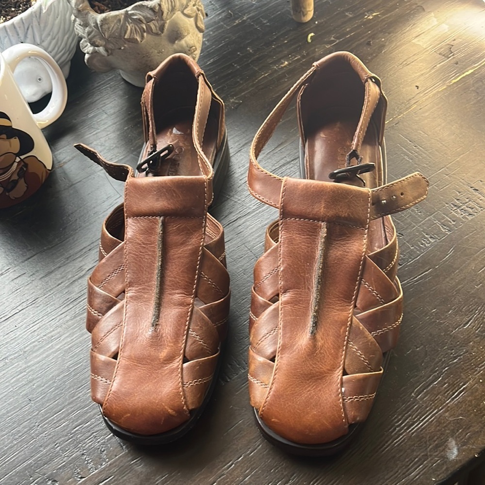 Cole Haan leather sandals size 8. Unworn condition. With Vibram. $30​